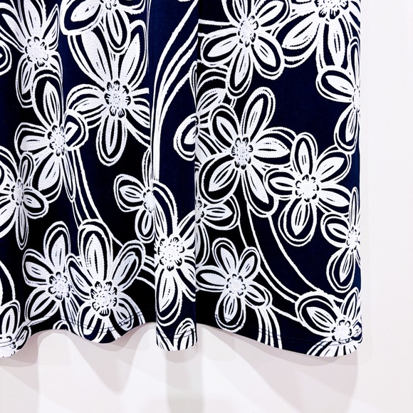 MANDEE Navy floral dress - Picture 4 of 6